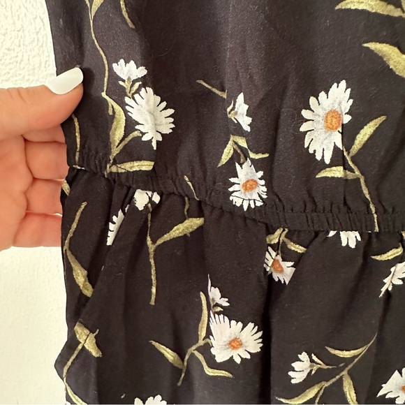 | f21 • daisy days sleeveless romper | - Picture 12 of 14